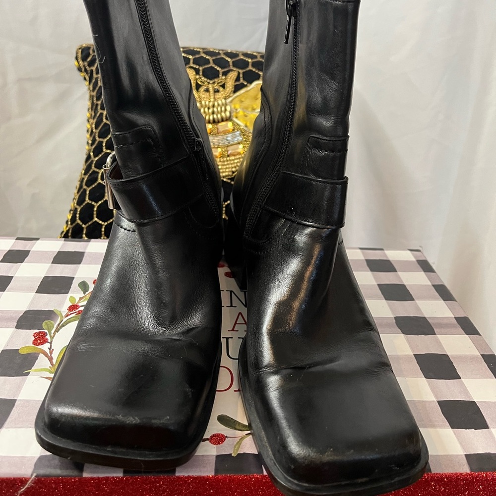 Enzo Angiolini bootie